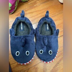 Land's End Kids Sz. 8 Shark Fleece Slippers